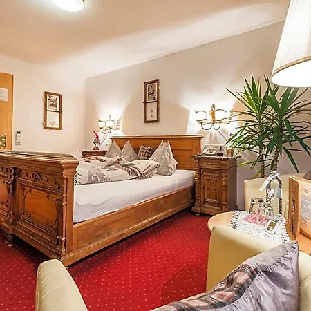 Hotel Krone 4*